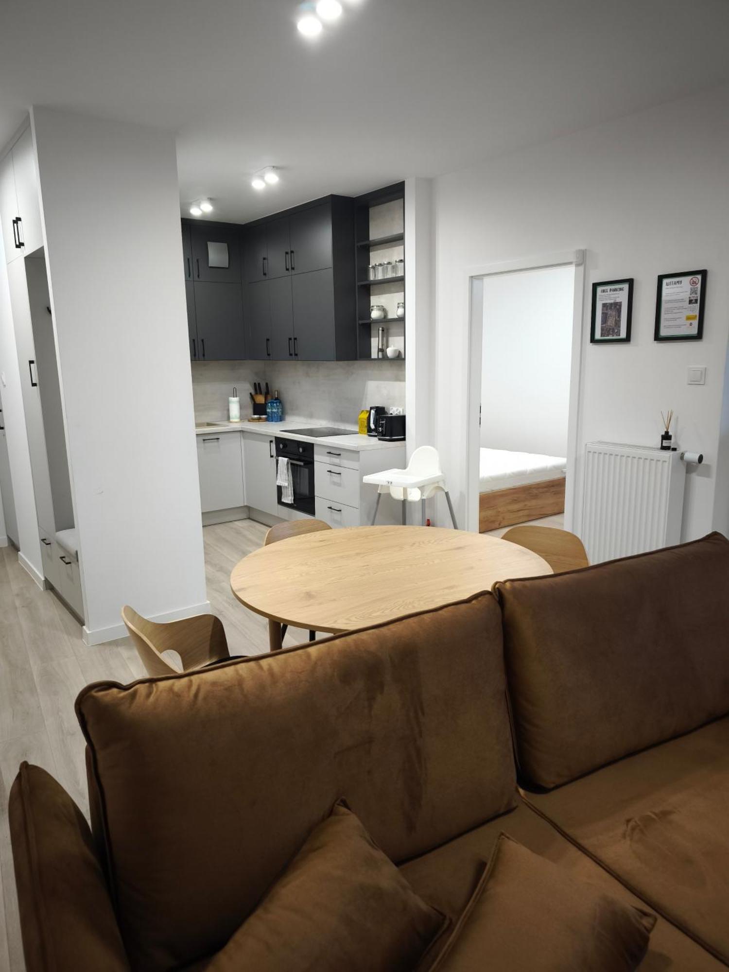 Kameralny Nowy Apartament W Centrum Miasta, Duzy Parking, Fv, Luksusowo Wyposazony, Ps5, Balkon, Klimatyzacja, Taras, Winda, Wyposazona Kuchnia Starogard Gdański Zewnętrze zdjęcie