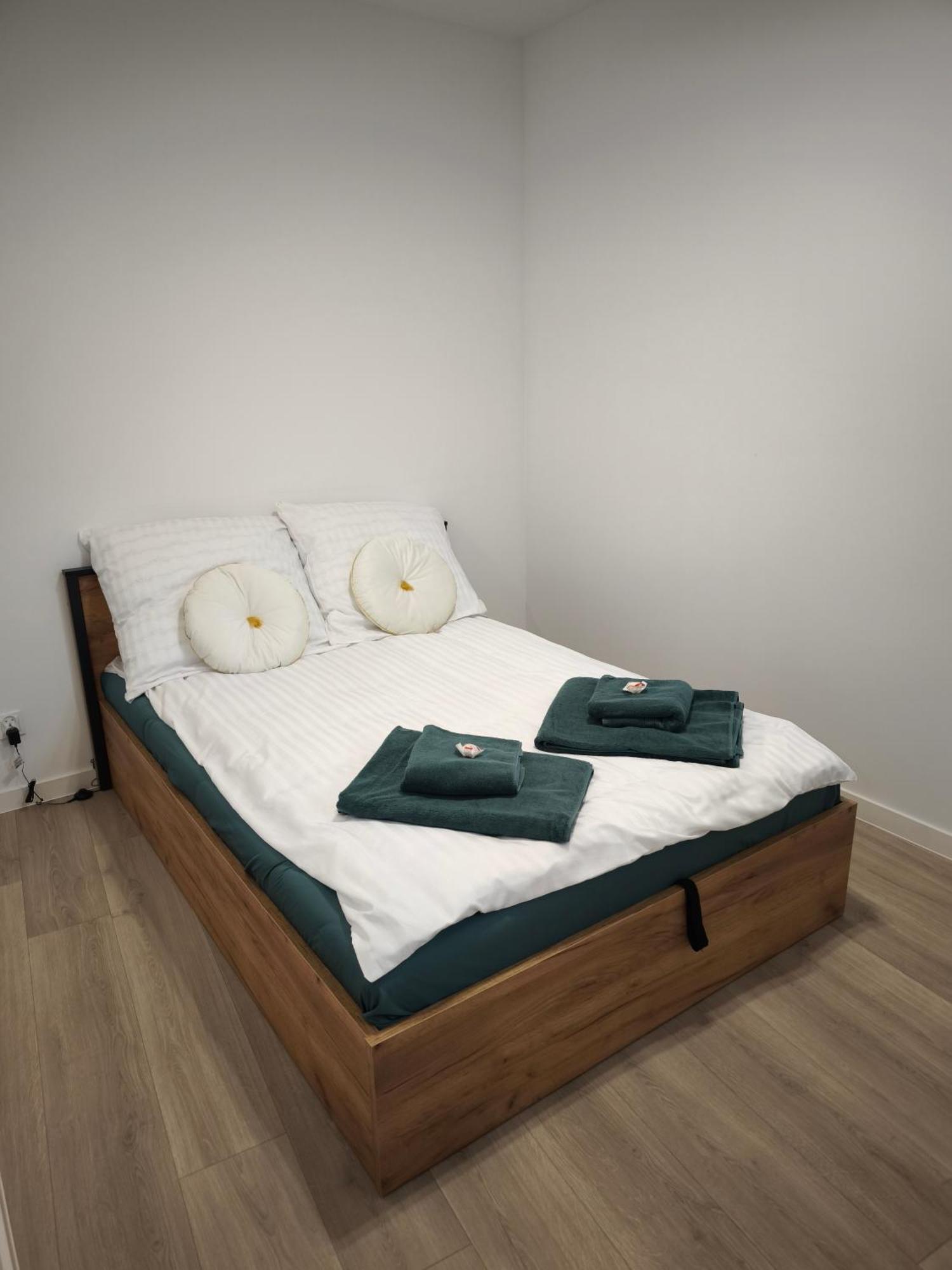 Kameralny Nowy Apartament W Centrum Miasta, Duzy Parking, Fv, Luksusowo Wyposazony, Ps5, Balkon, Klimatyzacja, Taras, Winda, Wyposazona Kuchnia Starogard Gdański Zewnętrze zdjęcie